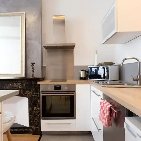 Magnifique 2 Pieces - Plein Centre - Tram 1 Min Apartmán *